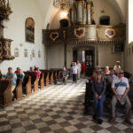 2013.08.03 Osoby niewidome i słabowidzące zwiedziły Klasztor Pallotynów i wzgórze na kieleckiej Podkarczówce. / Wojciech Habdas / Radio Kielce