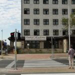 Na skrzyżowaniu alei Tysiąclecia Państwa Polskiego i ulicy radiowej działa już sygnalizacja świetlna / Radio Kielce