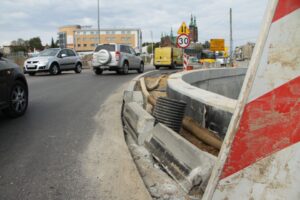 Wysokie krawężniki są przyczyną uszkodzeń autobusów MPK / Kamil Król / Radio Kielce