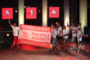 2013.08.03 XVI Światowe Igrzyska Polonijne. Ceremonia rozpoczęcia. Parada sportowców / Wojciech Habdas / Radio Kielce