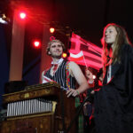 2013.08.03 XVI Światowe Igrzyska Polonijne. Ceremonia rozpoczęcia. Parada sportowców uświetniona występem kataryniarzy / Wojciech Habdas / Radio Kielce