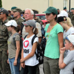 400 uczestników Marszu Szlakiem I Kompanii Kadrowej dotarło do Chęcin. / Wojciech Habdas / Radio Kielce