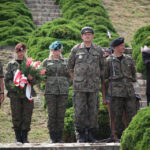 400 uczestników Marszu Szlakiem I Kompanii Kadrowej dotarło do Chęcin. / Wojciech Habdas / Radio Kielce