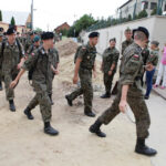 400 uczestników Marszu Szlakiem I Kompanii Kadrowej dotarło do Chęcin. / Wojciech Habdas / Radio Kielce