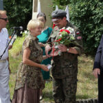 Kadrówka dotarła do Kielc, złożenie meldunku o przybyciu Marszu Prezydentowi Kielc pod historyczną figurą Najświętszej Maryi Panny / Wojciech Habdas / Radio Kielce