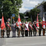 Kadrówka dotarła do Kielc, złożenie meldunku o przybyciu Marszu Prezydentowi Kielc pod historyczną figurą Najświętszej Maryi Panny / Wojciech Habdas / Radio Kielce