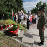 Kadrówka dotarła do Kielc, złożenie meldunku o przybyciu Marszu Prezydentowi Kielc pod historyczną figurą Najświętszej Maryi Panny / Wojciech Habdas / Radio Kielce
