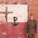 Poświęcenie krzyża na murze dawnego więzienia przy kieleckiej ulicy Zamkowej / Krzysztof Żołądek / Radio Kielce