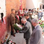 Poświęcenie krzyża na murze dawnego więzienia przy kieleckiej ulicy Zamkowej / Krzysztof Żołądek / Radio Kielce