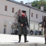 Inscenizacja historyczna ukazująca udaną próbę odbicia więźniów przygotowana przez Stowarzyszenie Rekonstrukcji Historycznych „Jodła”, Światowy Związek Żołnierzy Armii Krajowej i Wzgórze Zamkowe / Krzysztof Żołądek / Radio Kielce