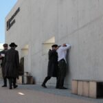 Inscenizacja historyczna ukazująca udaną próbę odbicia więźniów przygotowana przez Stowarzyszenie Rekonstrukcji Historycznych „Jodła”, Światowy Związek Żołnierzy Armii Krajowej i Wzgórze Zamkowe / Krzysztof Żołądek / Radio Kielce