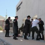 Inscenizacja historyczna ukazująca udaną próbę odbicia więźniów przygotowana przez Stowarzyszenie Rekonstrukcji Historycznych „Jodła”, Światowy Związek Żołnierzy Armii Krajowej i Wzgórze Zamkowe / Krzysztof Żołądek / Radio Kielce