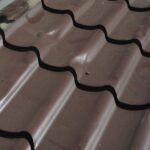 Zniszczone dachy z blachy w Kowali / Paweł Klepka / Radio Kielce