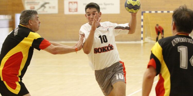 XVI Światowe Letnie Igrzyska Polonijne, turniej piłkarzy ręcznych, mecz: Polonia Austria Team - Sokół Soleczniki (Litwa) / Kamil Król / Radio Kielce