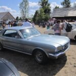 Przybij Piątkę w Tokarni wraz z motocyklami i zabytkowymi pojazdami / Konrad Łużniak / Radio Kielce