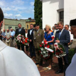 W ostrowieckich obchodach 69-rocznicy wybuchu Powstania Warszawskiego brało udział tylko kilkadziesiąt osób. / Teresa Czajkowska / Radio Kielce