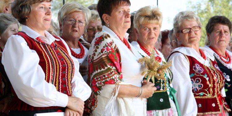 Uroczystośći dożynkowe gminy Chęciny w Tokarni / Robert Felczak / Radio Kielce