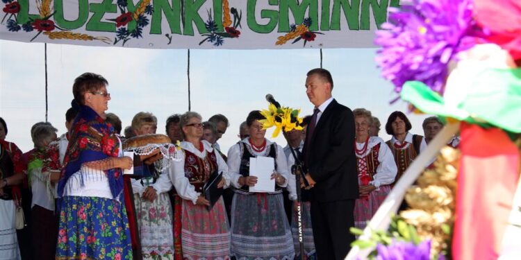 Uroczystośći dożynkowe gminy Chęciny w Tokarni / Robert Felczak / Radio Kielce