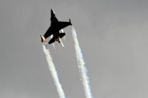 Pokazy Lotnicze Air Show 2013 w Radomiu / Wojciech Habdas / Radio Kielce