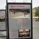 Plenerowa wystawa „Warto być Polakiem" / Paweł Solarz / Radio Kielce