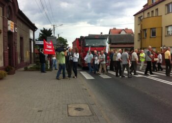 Blokada krajowej 74 w Opatowie / Teresa Czajkowska / Radio Kielce