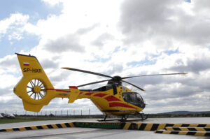 Nowa baza dla kieleckiej Śmigłowcowej Służby Ratownictwa Medycznego. Śmigłowiec Eurocopter EC135 / Wojciech Habdas / Radio Kielce