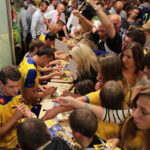 Prezentacja drużyny szczypiornistów Vive Targów Kielce. Na zakończenie kibice mogli zdobyć autografy swoich idoli / Wojciech Habdas / Radio Kielce