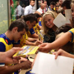 Prezentacja drużyny szczypiornistów Vive Targów Kielce. Na zakończenie kibice mogli zdobyć autografy swoich idoli / Wojciech Habdas / Radio Kielce