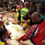 Prezentacja drużyny szczypiornistów Vive Targów Kielce. Na zakończenie kibice mogli zdobyć autografy swoich idoli / Wojciech Habdas / Radio Kielce