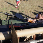 VI Piknik Historyczny "II Wojna Światowa w Chęcinach".  Zaprezentowano oryginalne uzbrojenie z okresu II Wojny Światowej. / Wojciech Habdas / Radio Kielce