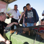 VI Piknik Historyczny "II Wojna Światowa w Chęcinach".  Zaprezentowano oryginalne uzbrojenie z okresu II Wojny Światowej. / Wojciech Habdas / Radio Kielce