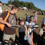 VI Piknik Historyczny "II Wojna Światowa w Chęcinach".  Zaprezentowano oryginalne uzbrojenie z okresu II Wojny Światowej. / Wojciech Habdas / Radio Kielce