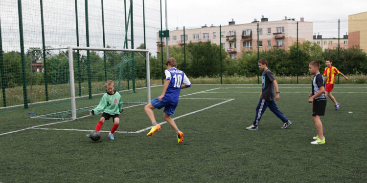 Wakacyjne mistrzostwa szóstek piłkarskich. Mecz Huragan - Czarnovia Kielce / Wojciech Habdas / Radio Kielce