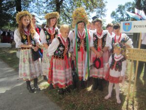 08.09.2013. Bogoria. Dożynki Wojewódzkie / Ewa Okońska - Radio Kielce / 08.09.2013. Bogoria. Dożynki Wojewódzkie