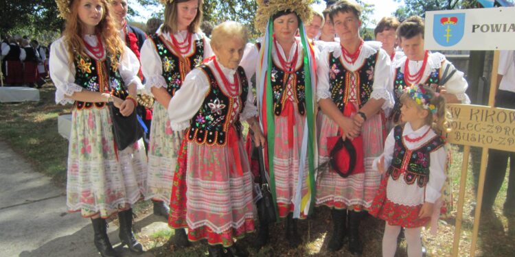 08.09.2013. Bogoria. Dożynki Wojewódzkie / Ewa Okońska - Radio Kielce / 08.09.2013. Bogoria. Dożynki Wojewódzkie