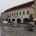 Wystawa Wielki Terror na kieleckim rynku / Wojciech Habdas / Radio Kielce