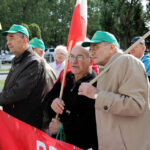 Pikieta Działkowców przed Urzędem Wojewódzkim / Wojciech Habdas / Radio Kielce