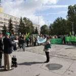 Pikieta Działkowców przed Urzędem Wojewódzkim / Wojciech Habdas / Radio Kielce