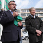 Pikieta Działkowców przed Urzędem Wojewódzkim / Wojciech Habdas / Radio Kielce