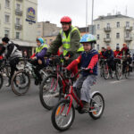 22.9.2013 Światowy dzień bez samochodu. Rowerowa masa krytyczna / Wojciech Habdas / Radio Kielce