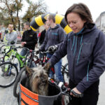 22.9.2013 Światowy dzień bez samochodu. Rowerowa masa krytyczna. Meta na rynku. / Wojciech Habdas / Radio Kielce