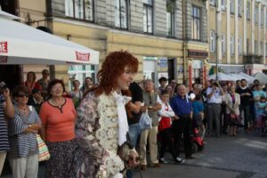 Młodzież wystawiła "Zemstę" Aleksandra Fredry / Kamil Król / Radio Kielce