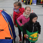 22.9.2013. Światowy Dzień Bez Samochodu. Najmłodsi poznawali w praktyce zasady ruchu drogowego. / Wojciech Habdas / Radio Kielce