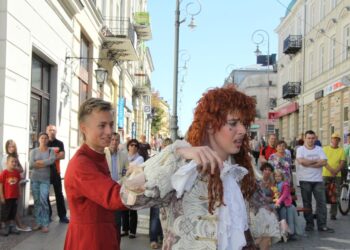 Młodzież wystawiła "Zemstę" Aleksandra Fredry / Kamil Król / Radio Kielce