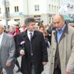 "Marsz Życia i Nadziei" przeszedł ulicami Kielc. Senator PiS Krzysztof Słoń (w środku) i zastępca prezydenta Kielc Andrzej Sygut (z prawej) / Kamil Król / Radio Kielce