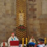 Uroczystość wprowadzenia relikwii Jana Pawła II do bazyliki w Wiślicy / Paweł Klepka / Radio Kielce