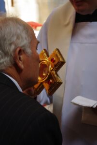 Uroczystość wprowadzenia relikwii Jana Pawła II do bazyliki w Wiślicy / Paweł Klepka / Radio Kielce