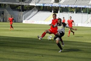 Fragment sparingu Korona Kielce - Widzew Łódź / Kamil Król / Radio Kielce