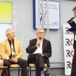 Debata, podsumowująca projekt "Ekologiczny sposób na życie". Wzięli w niej udział: Członek Zarządu Województwa Świętokrzyskiego Piotr Żołądek, Marian Szałda ze Świętokrzyskiego Ośrodka Doradztwa Rolniczego, Ewa Piorun i Ryszard Kluszczyński - liderzy projektu z Dwikóz, Marek Łukaszek - wójt Dwikóz, Witold Wójcik - wójt Słupi Koneckiej oraz Henryk Konieczny - wójt Fałkowa. Debatę poprowadził Radosław Podsiadły z Polskiego Radia Kielce / Kamil Król / Radio Kielce