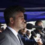 Uroczystości 12. rocznicy ataków terrorystycznych na USA przed pomnikiem Homo Homini w Kielcach. Senator PiS Krzysztof Słoń / Kamil Król / Radio Kielce